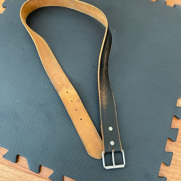 Leather belt - Picture 1 of 2